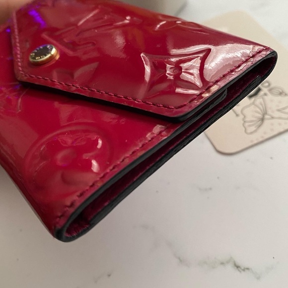 ❌SOLD❌ Louis Vuitton 6 Key Holder - Vernis Leather (Fuchsia/Red?) - Picture 9 of 9